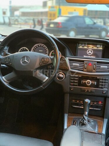 Mercedes E 200 2011, 239,000 km - 1.8 л - Bakı