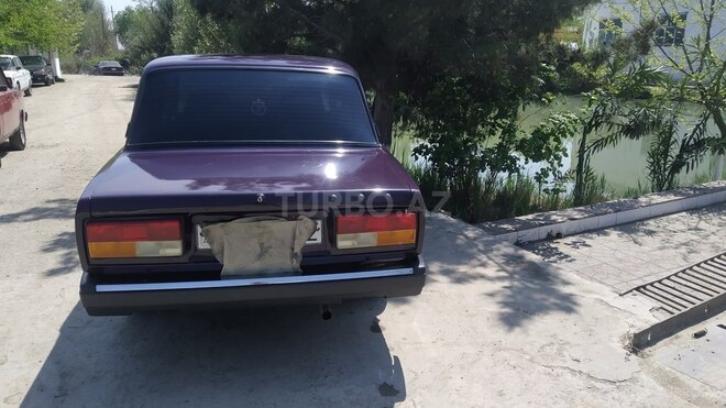LADA (VAZ) 2107 2004, 214,000 km - 1.6 l - Salyan