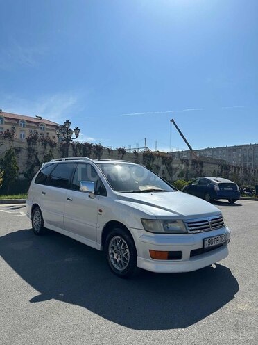 Mitsubishi Chariot 2000, 190,000 km - 2.4 l - Bakı