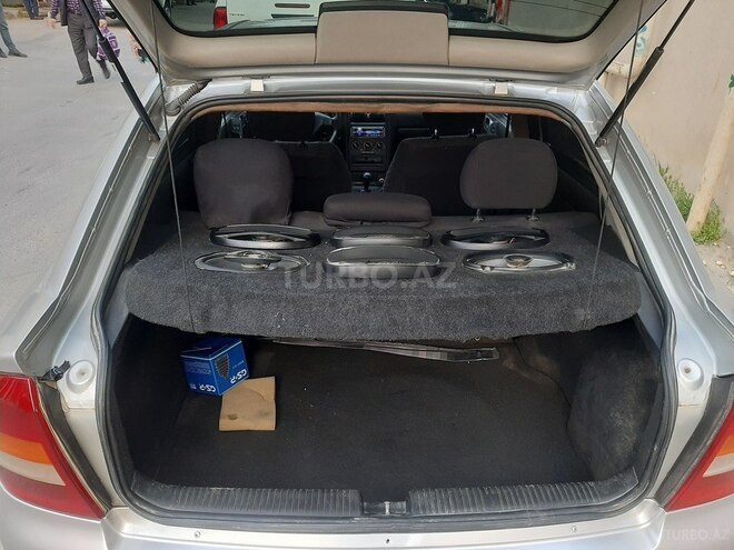 Opel Astra 2000, 228,000 km - 1.6 л - Bakı