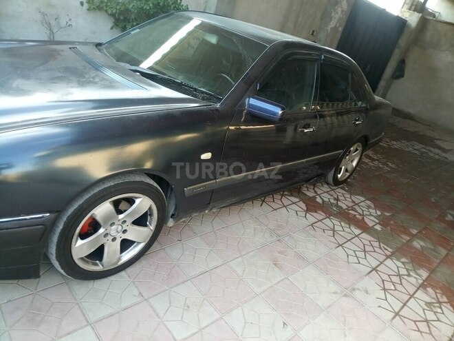 Mercedes E 240 1998, 123,000 km - 2.4 l - Sumqayıt