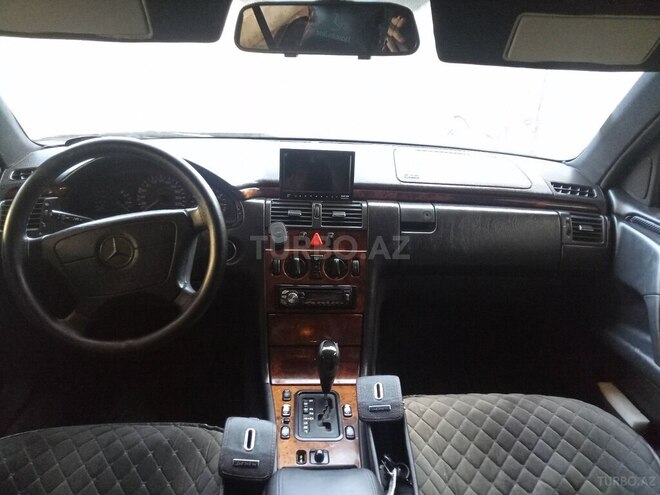 Mercedes E 240 1998, 123,000 km - 2.4 l - Sumqayıt