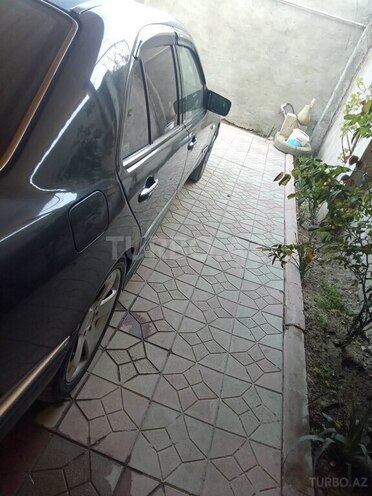 Mercedes E 240 1998, 123,000 km - 2.4 l - Sumqayıt