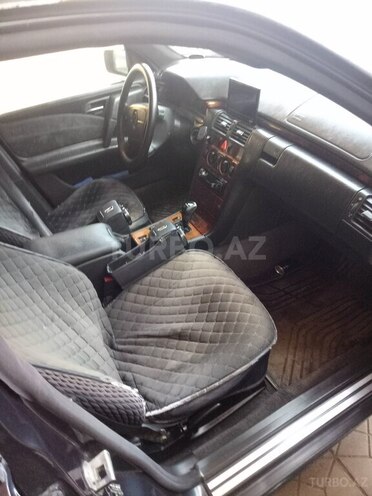 Mercedes E 240 1998, 123,000 km - 2.4 l - Sumqayıt