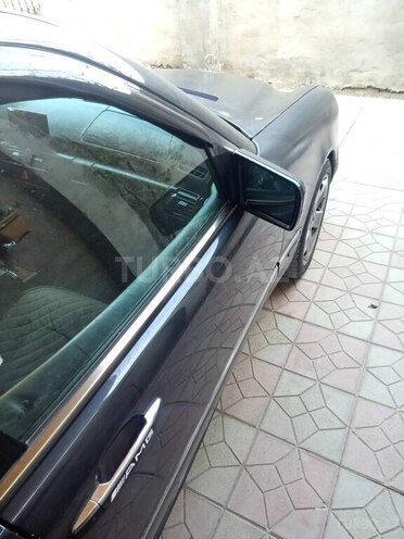 Mercedes E 240 1998, 123,000 km - 2.4 l - Sumqayıt