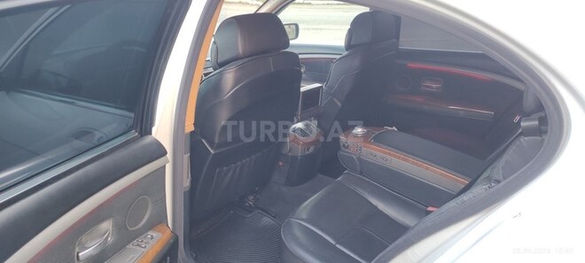 BMW 745 2004, 205,000 km - 4.4 l - Salyan