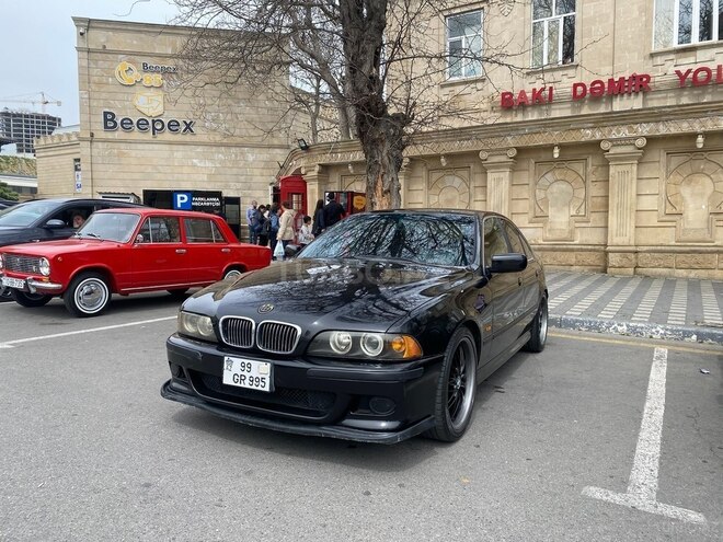 BMW 525 2001, 236,000 km - 2.5 l - Bakı