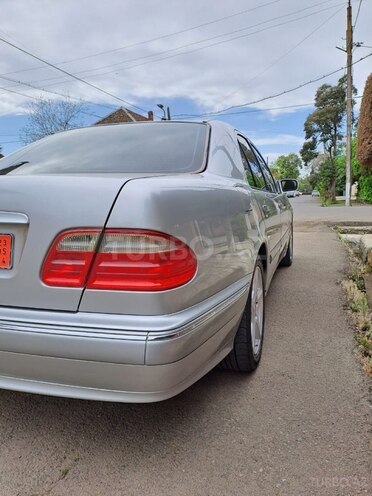 Mercedes E 240 1999, 130,000 km - 2.4 l - Lənkəran