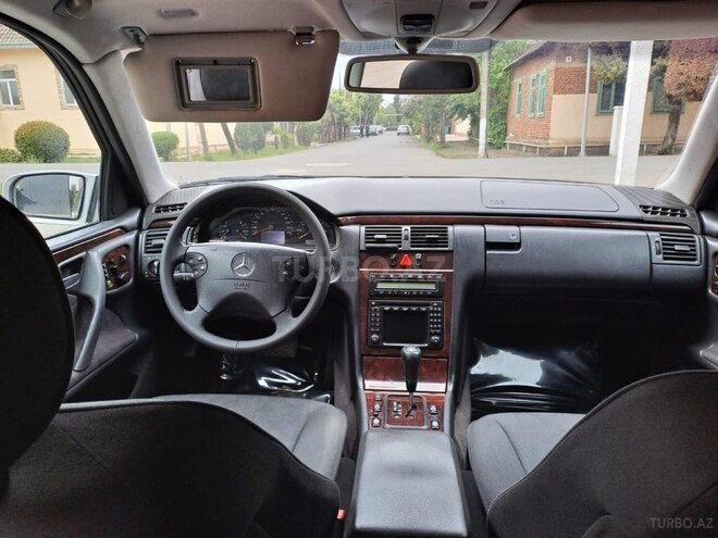 Mercedes E 240 1999, 130,000 km - 2.4 l - Lənkəran