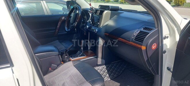 Toyota Prado 2010, 23,920 km - 2.7 l - Beyləqan
