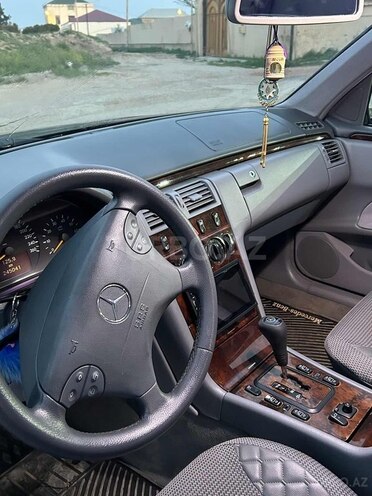 Mercedes E 280 2000, 245,000 km - 2.8 l - Sumqayıt