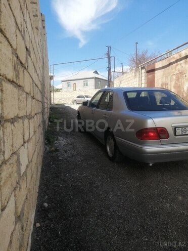 Mercedes E 220 1996, 299,000 km - 2.2 l - Bakı