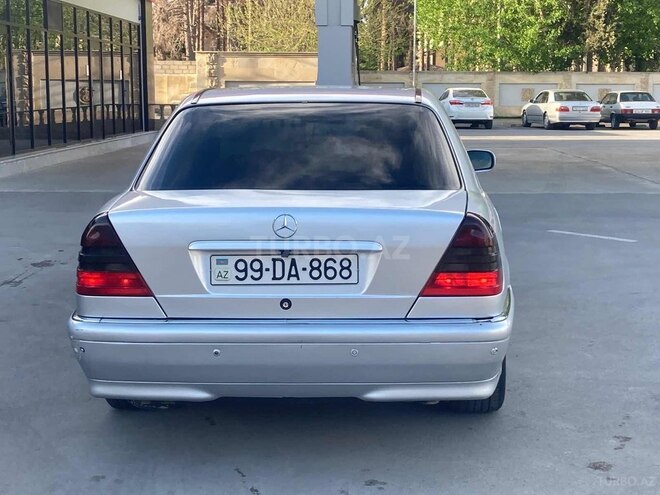 Mercedes C 240 2000, 301,372 km - 2.4 l - Sabirabad