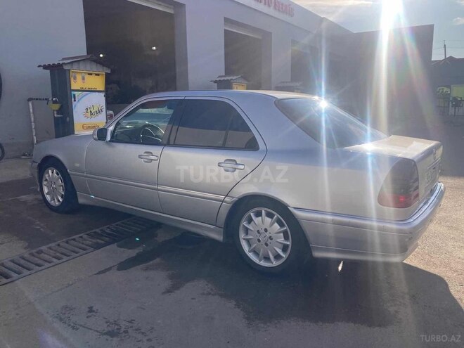 Mercedes C 240 2000, 301,372 km - 2.4 l - Sabirabad