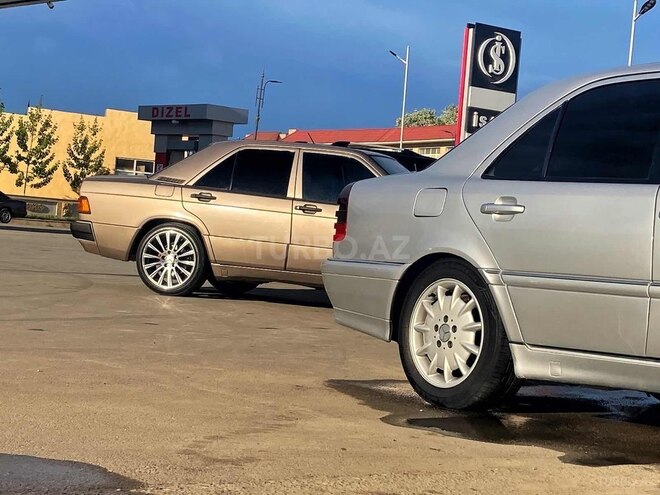 Mercedes C 240 2000, 301,372 km - 2.4 l - Sabirabad