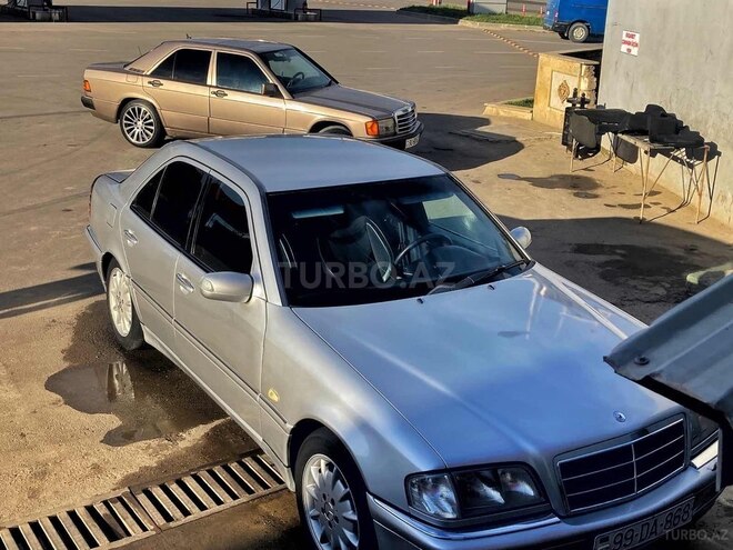 Mercedes C 240 2000, 301,372 km - 2.4 l - Sabirabad
