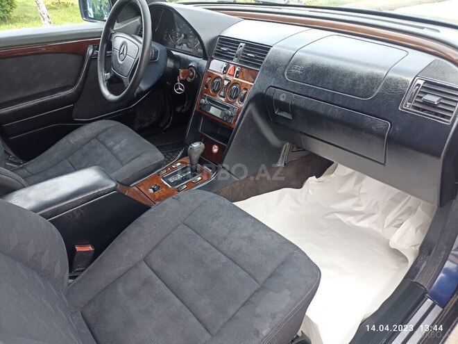 Mercedes C 180 1996, 351,000 km - 1.8 l - Qazax