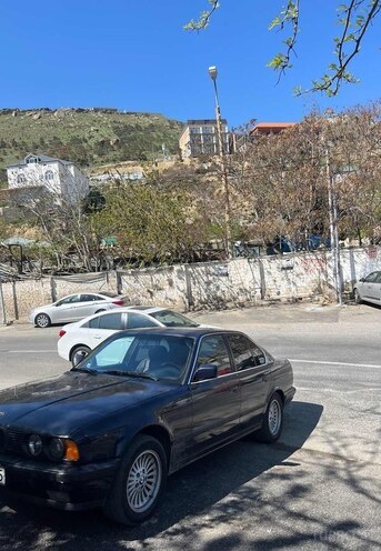 BMW 520 1992, 255,000 km - 2.0 l - Bakı