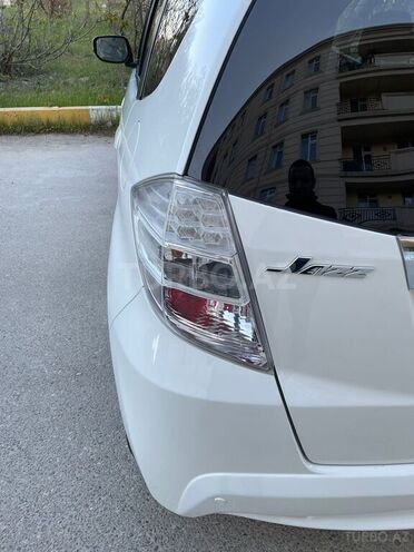 Honda  2011, 118,000 km - 1.3 l - Bakı