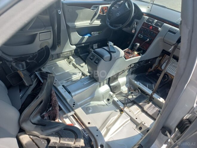 Mercedes E 200 2001, 424,000 km - 2.0 l - Bakı