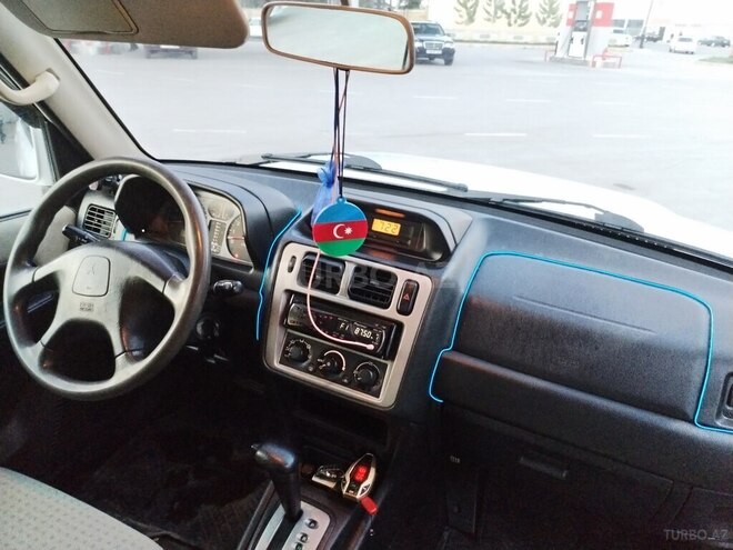 Mitsubishi Pajero io 2002, 210,472 km - 2.0 л - Sabirabad