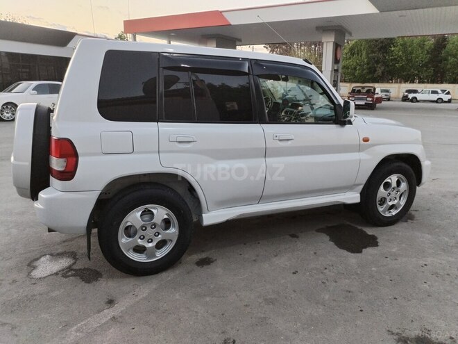 Mitsubishi Pajero io 2002, 210,472 km - 2.0 л - Sabirabad