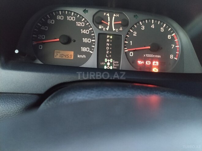 Mitsubishi Pajero io 2002, 210,472 km - 2.0 л - Sabirabad