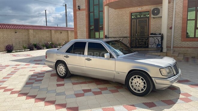 Mercedes E 280 1995, 374,000 km - 2.8 l - Mingəçevir