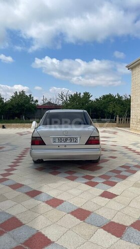 Mercedes E 280 1995, 374,000 km - 2.8 l - Mingəçevir