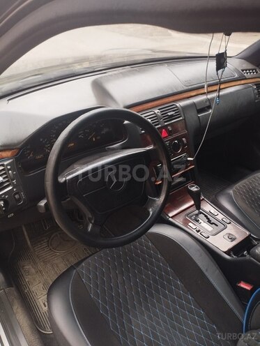 Mercedes E 200 1998, 666,137 km - 2.0 l - Şamaxı
