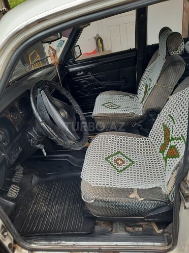 GAZ 31029 1992, 325,000 km - 2.4 l - Salyan