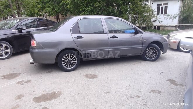 Mitsubishi Lancer 2005, 540,000 km - 1.3 l - Bakı