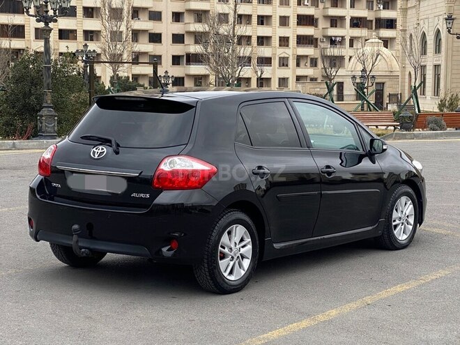 Toyota Auris 2010, 180,000 km - 1.4 л - Bakı