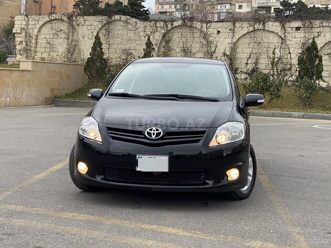 Toyota Auris 2010, 180,000 km - 1.4 л - Bakı