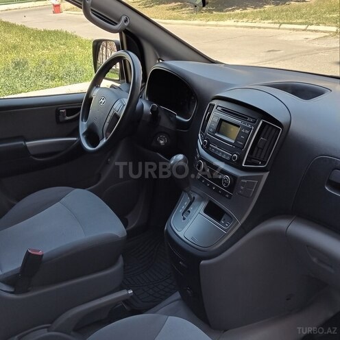 Hyundai H-1 2017, 150,000 km - 2.5 l - Bakı