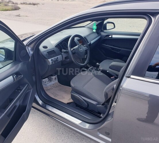 Opel Astra 2010, 179,000 km - 1.3 l - Bakı