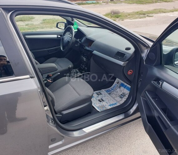 Opel Astra 2010, 179,000 km - 1.3 l - Bakı