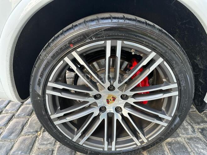 Porsche Cayenne Turbo 2014, 83,000 km - 4.8 l - Bakı