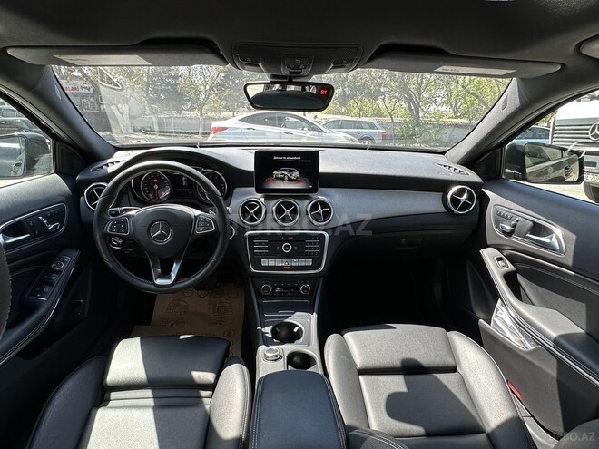 Mercedes GLA 250 2018, 27,000 km - 2.0 l - Bakı