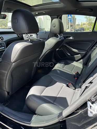 Mercedes GLA 250 2018, 27,000 km - 2.0 l - Bakı