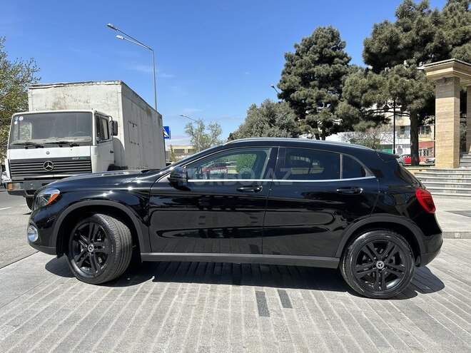 Mercedes GLA 250 2018, 27,000 km - 2.0 l - Bakı