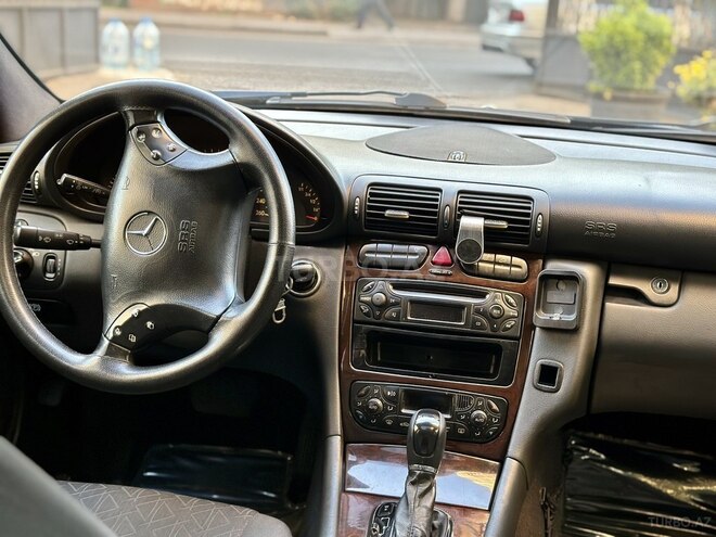 Mercedes C 240 2002, 390,000 km - 2.4 л - Bakı