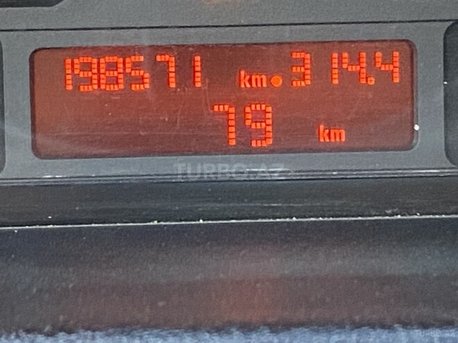 BMW 325 2003, 198,000 km - 2.5 l - Bakı