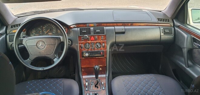 Mercedes E 220 1999, 483,000 km - 2.2 l - Bakı