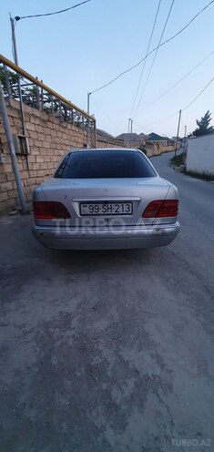 Mercedes E 220 1999, 483,000 km - 2.2 l - Bakı