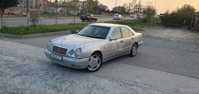 Mercedes E 220 1999, 483,000 km - 2.2 l - Bakı