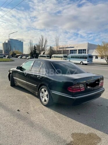 Mercedes E 270 2000, 378,520 km - 2.7 l - Sumqayıt