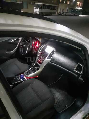 Opel Astra 2011, 220,000 km - 1.3 l - Gəncə