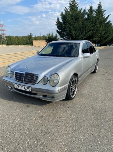 Mercedes E 240 2000, 155,000 km - 2.4 l - Qusar