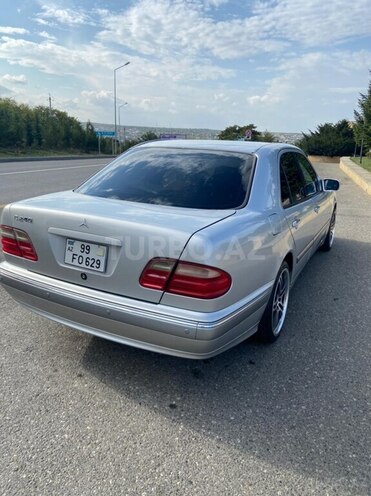 Mercedes E 240 2000, 155,000 km - 2.4 l - Qusar